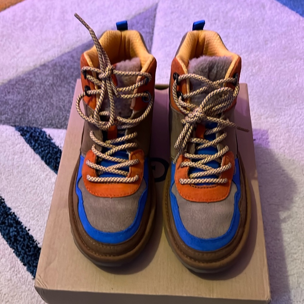 Excellent Condition Kid Highland Heritage Ugg Boot